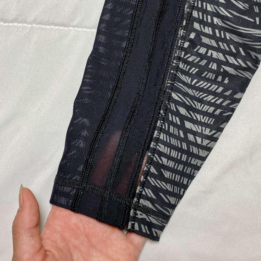 Lululemon Leggings size 4 - Picture 2 of 3